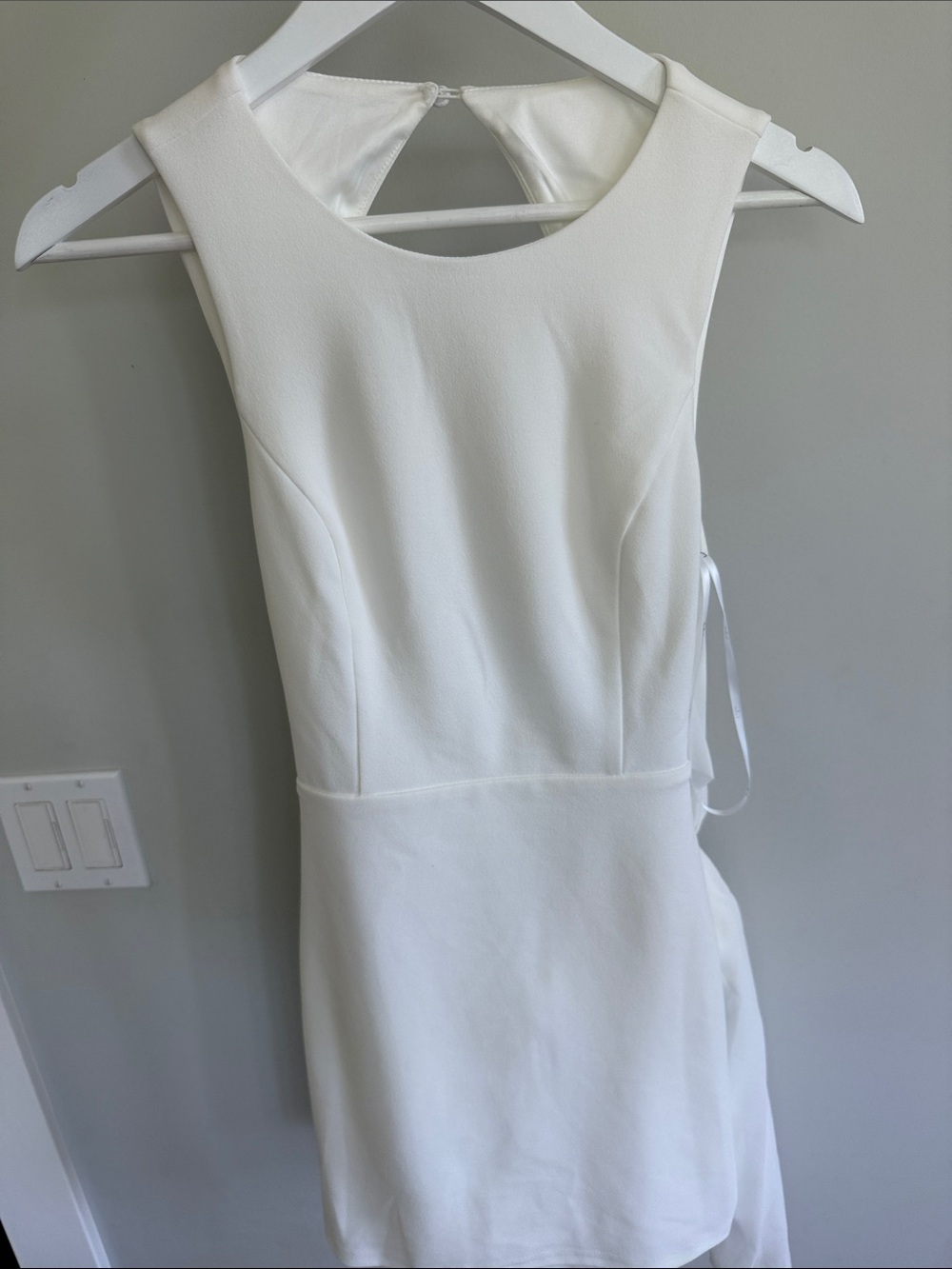 Lulu's White Sleeveless Mini Sheath Dress with bow tie in the back